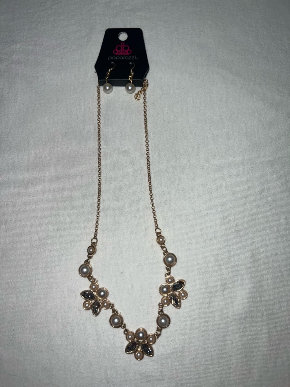 paparazzi Gold Floral Pearl Accent Necklace - White Pearls